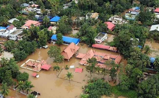 nt5kfrp8_kerala-floods-afp_625x300_20_August_18.jpg